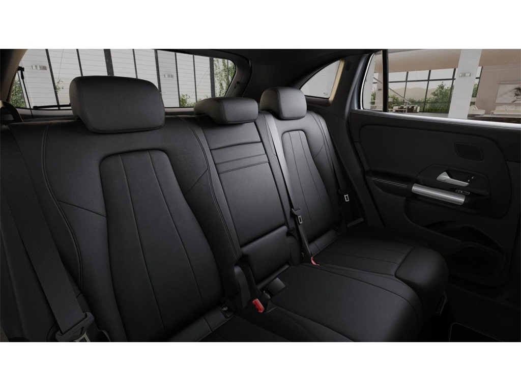 2026 Mercedes Benz GLA 250 4MATIC photo 5