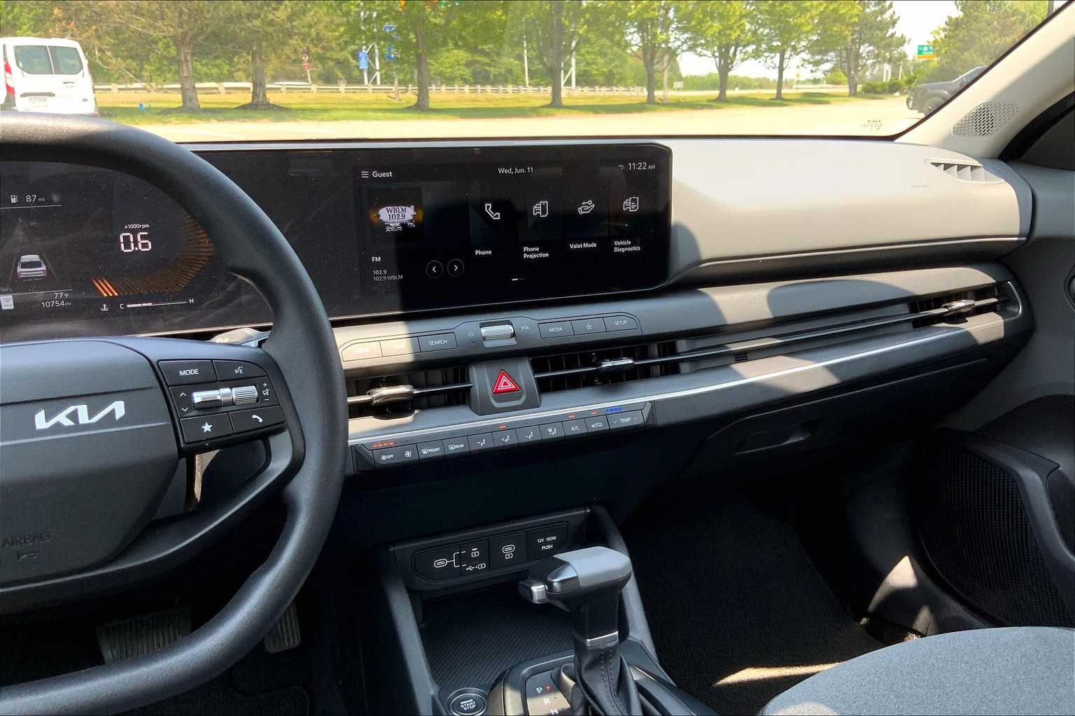 2025 Kia K4 LXS photo 6