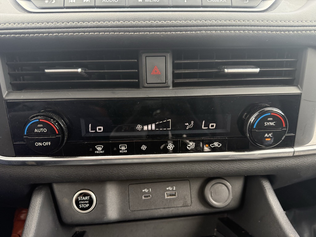 2023 Nissan Rogue SV photo 11