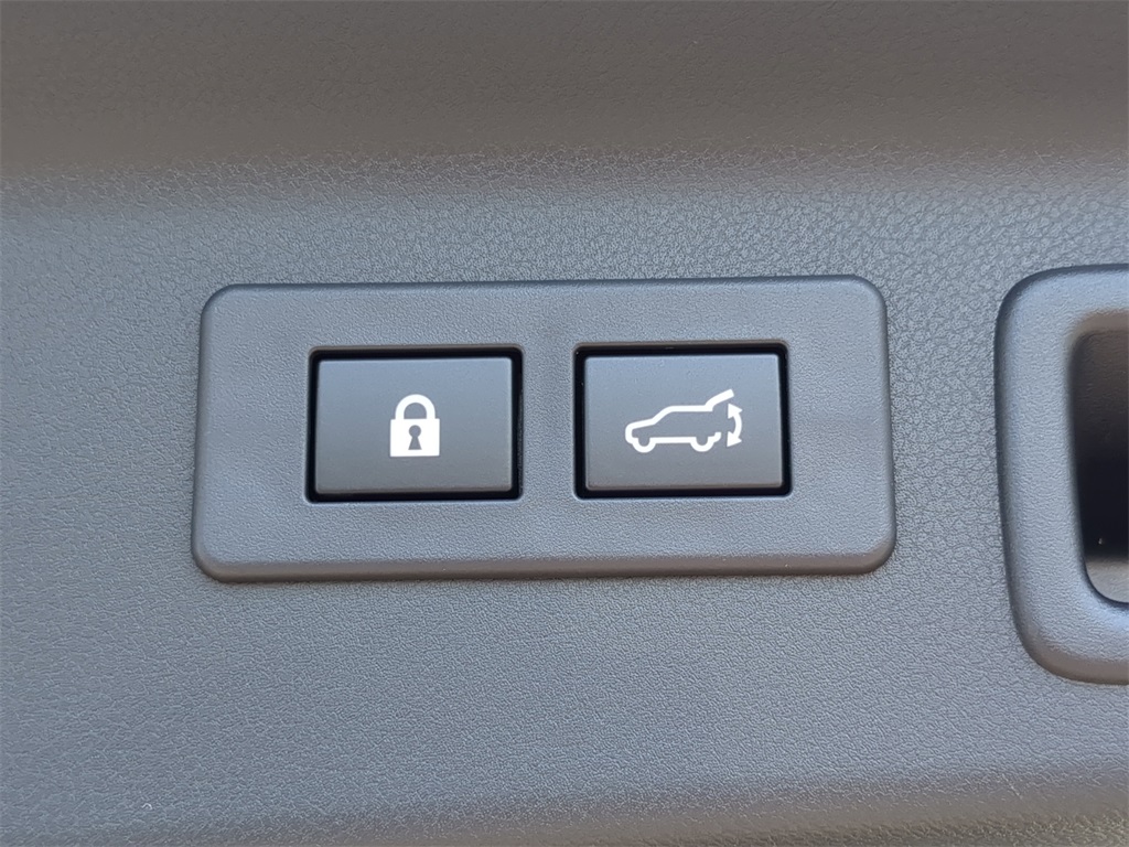 2025 Subaru Forester Premium photo 8
