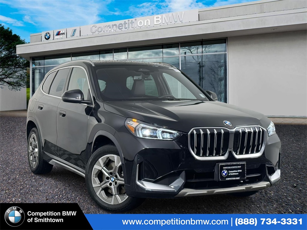 2025 BMW X1 28i's photo