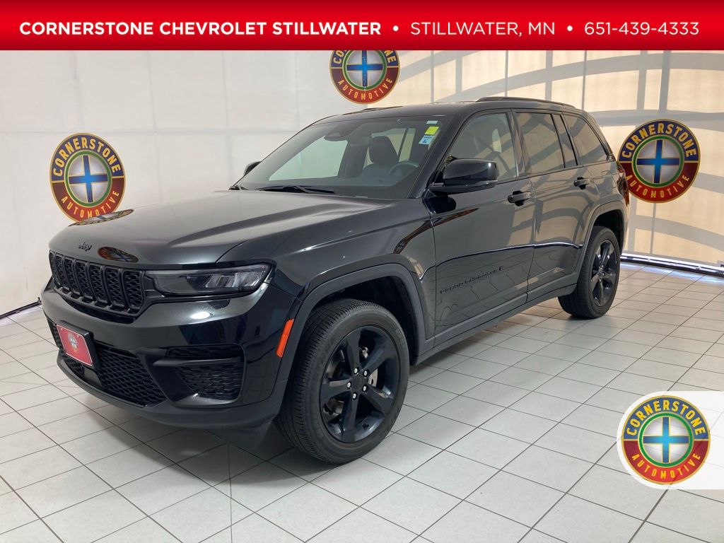 2023 Jeep Grand Cherokee Altitude's photo