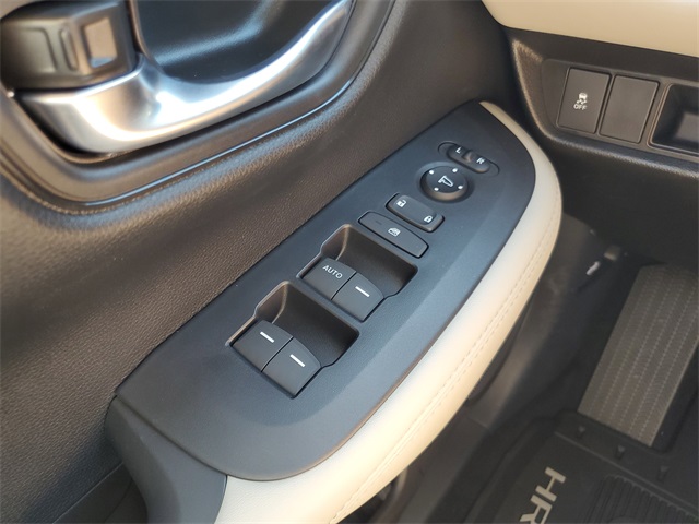 2026 Honda HR-V LX photo 25