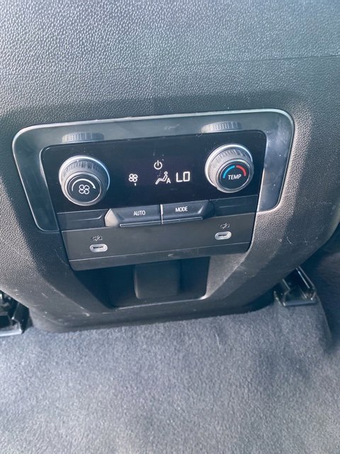 2023 Chevrolet Suburban LT photo 31