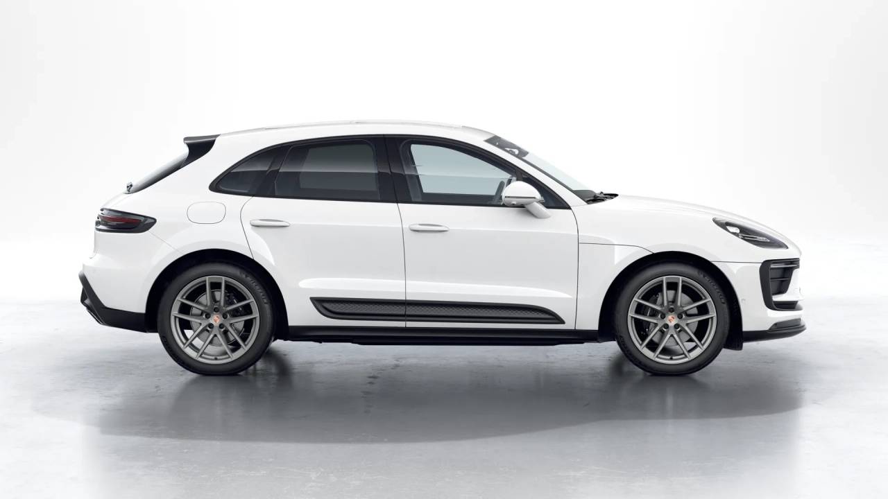 2026 Porsche Macan Base photo 7