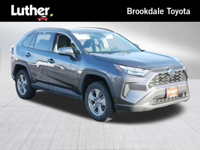 2024 Toyota RAV4 XLE's photo