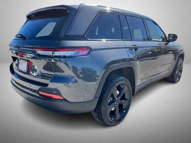 2025 Jeep Grand Cherokee Limited photo 2