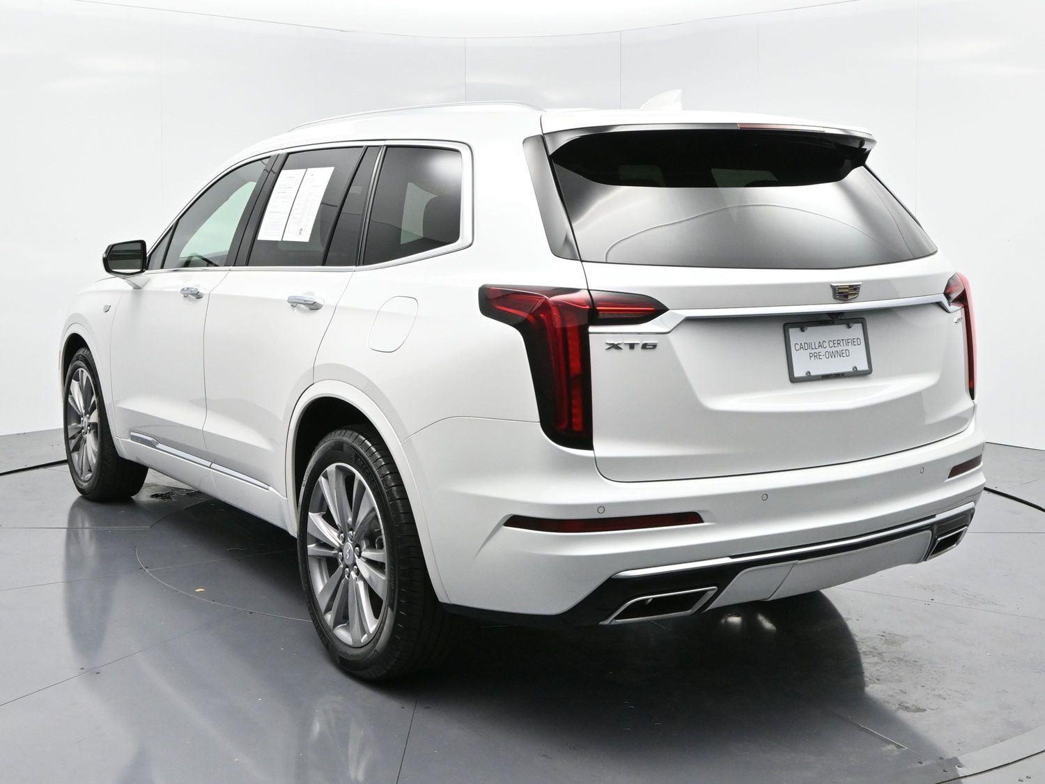 2025 Cadillac XT6 Premium Luxury photo 2