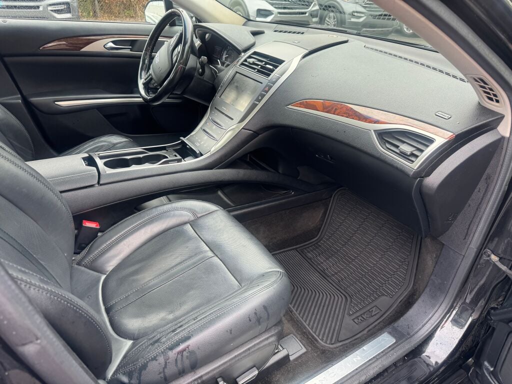 2015 Lincoln MKZ Hybrid photo 21