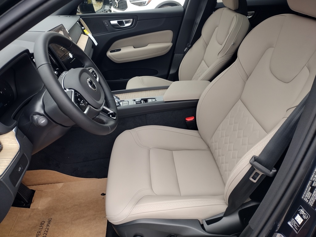 2026 VOLVO XC60 - Image 11