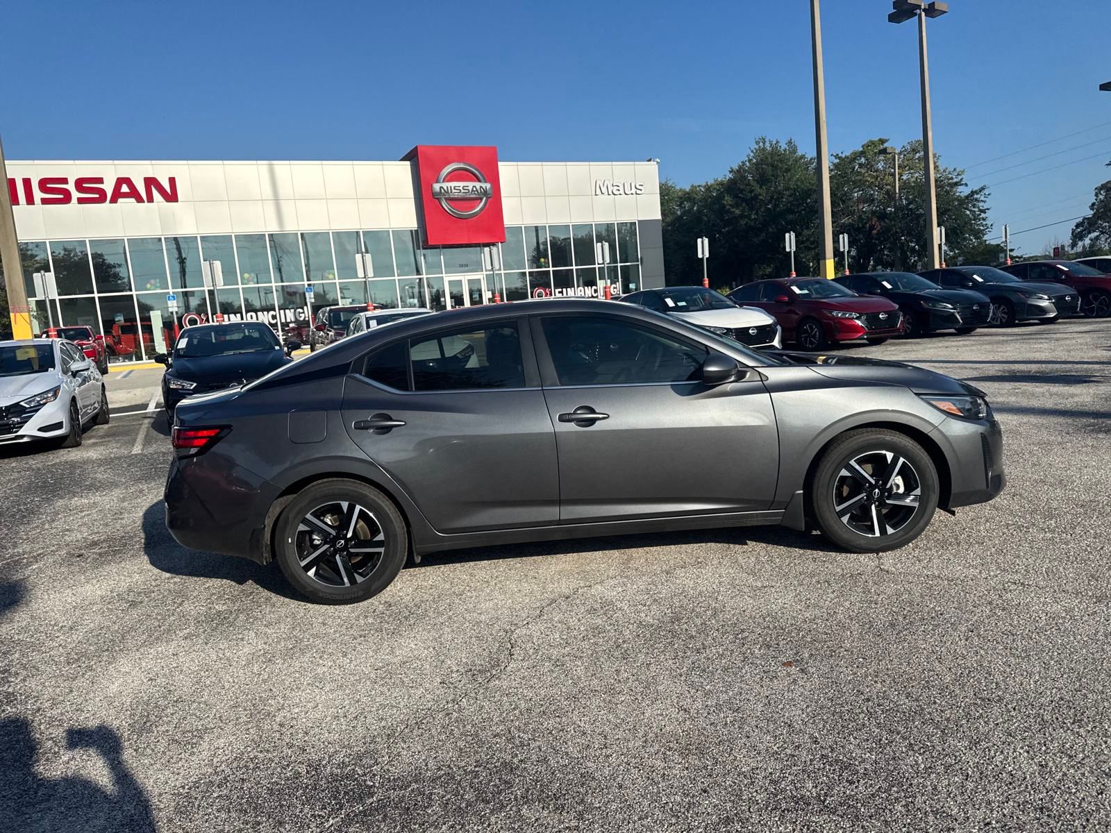 2025 Nissan Sentra SV photo 4