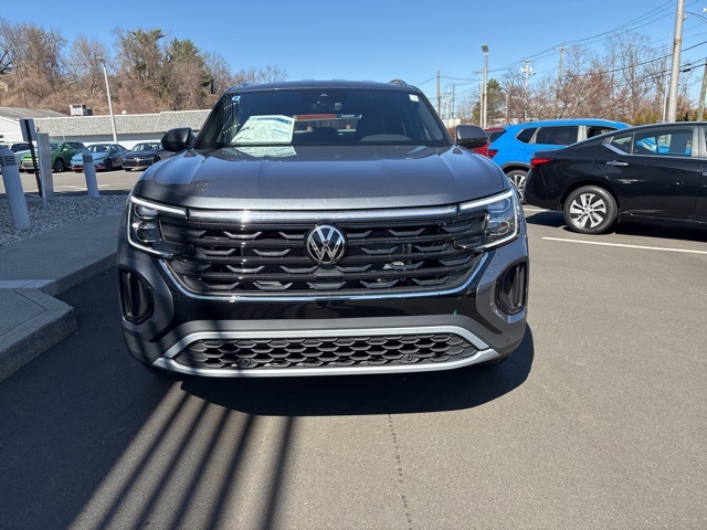 2025 Volkswagen Atlas Cross Sport SE Technology photo 2