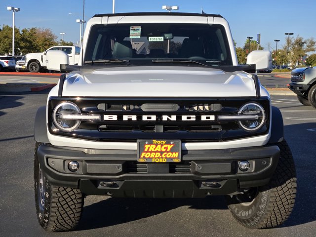 2024 Ford Bronco Outer Banks photo 2