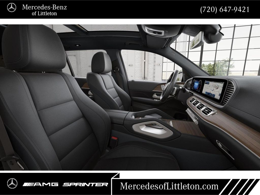 2025 Mercedes Benz GLS 450 4MATIC photo 2