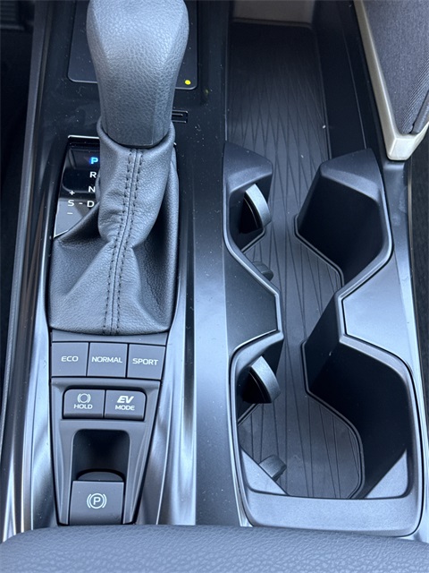 2025 Toyota Camry LE photo 23