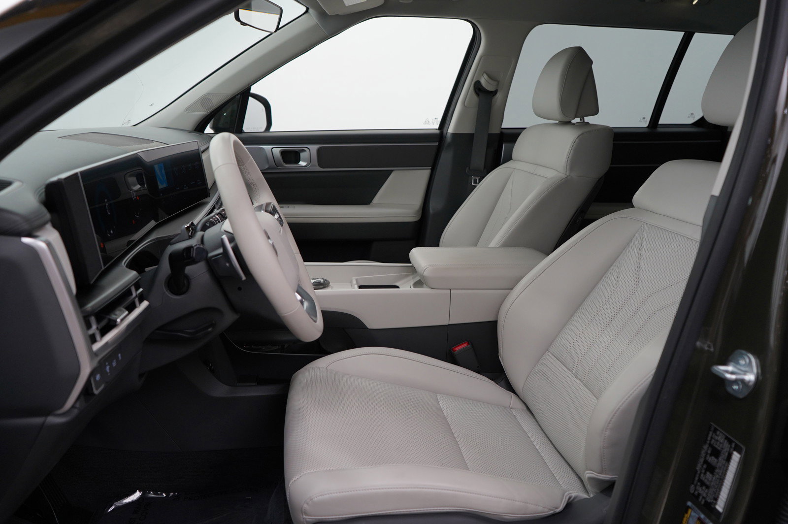 2025 Hyundai Santa Fe SEL photo 13