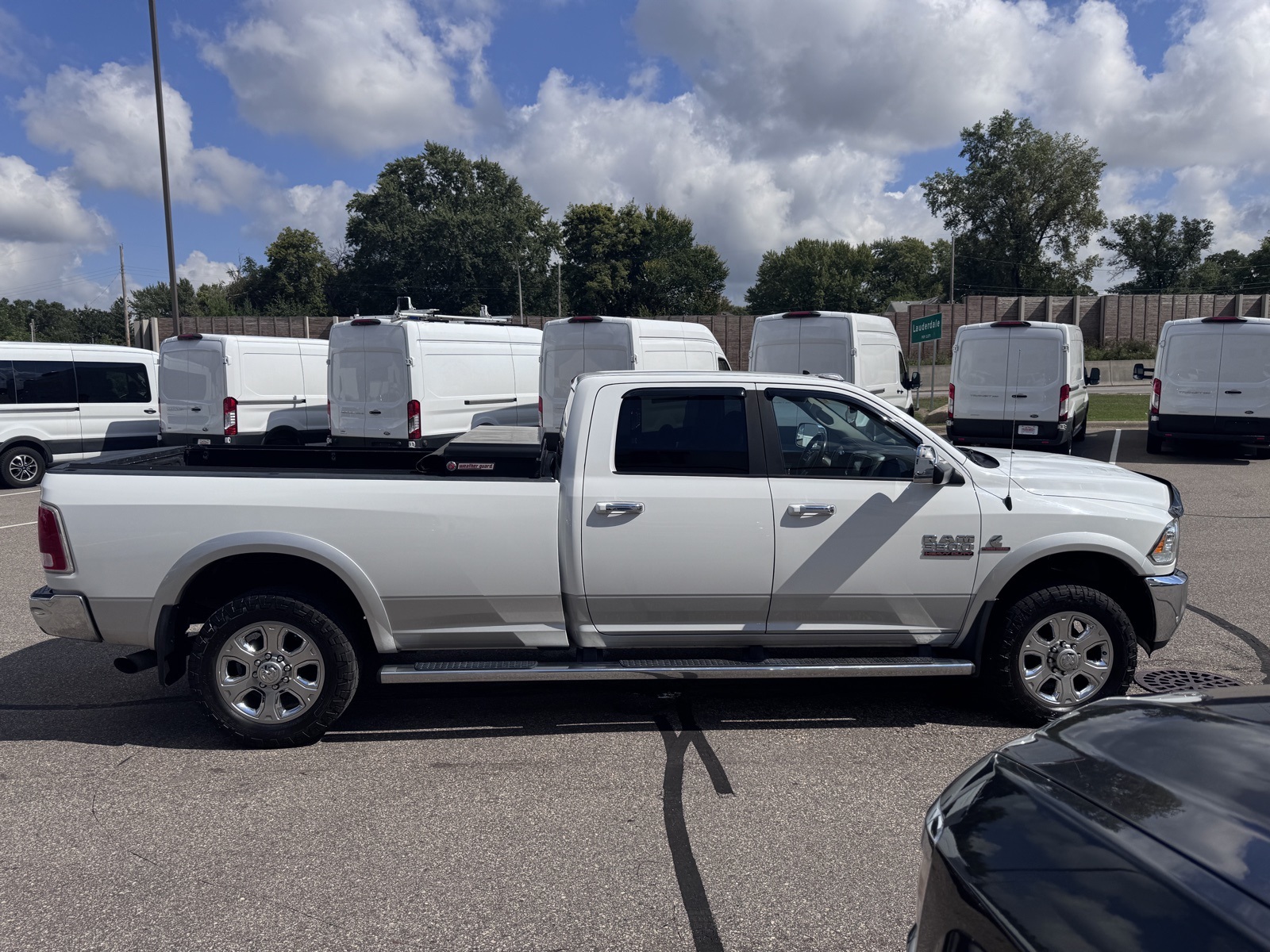 2017 Ram 3500 Laramie photo 6