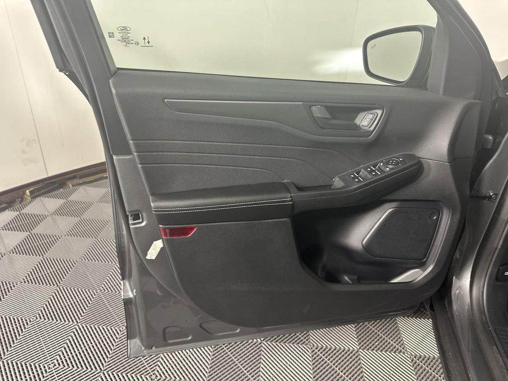 2025 Ford Escape Active photo 7