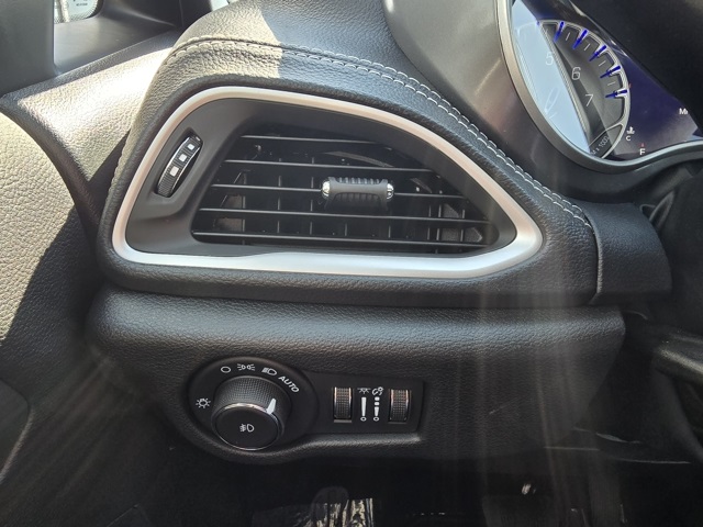 2026 Chrysler Pacifica photo 11