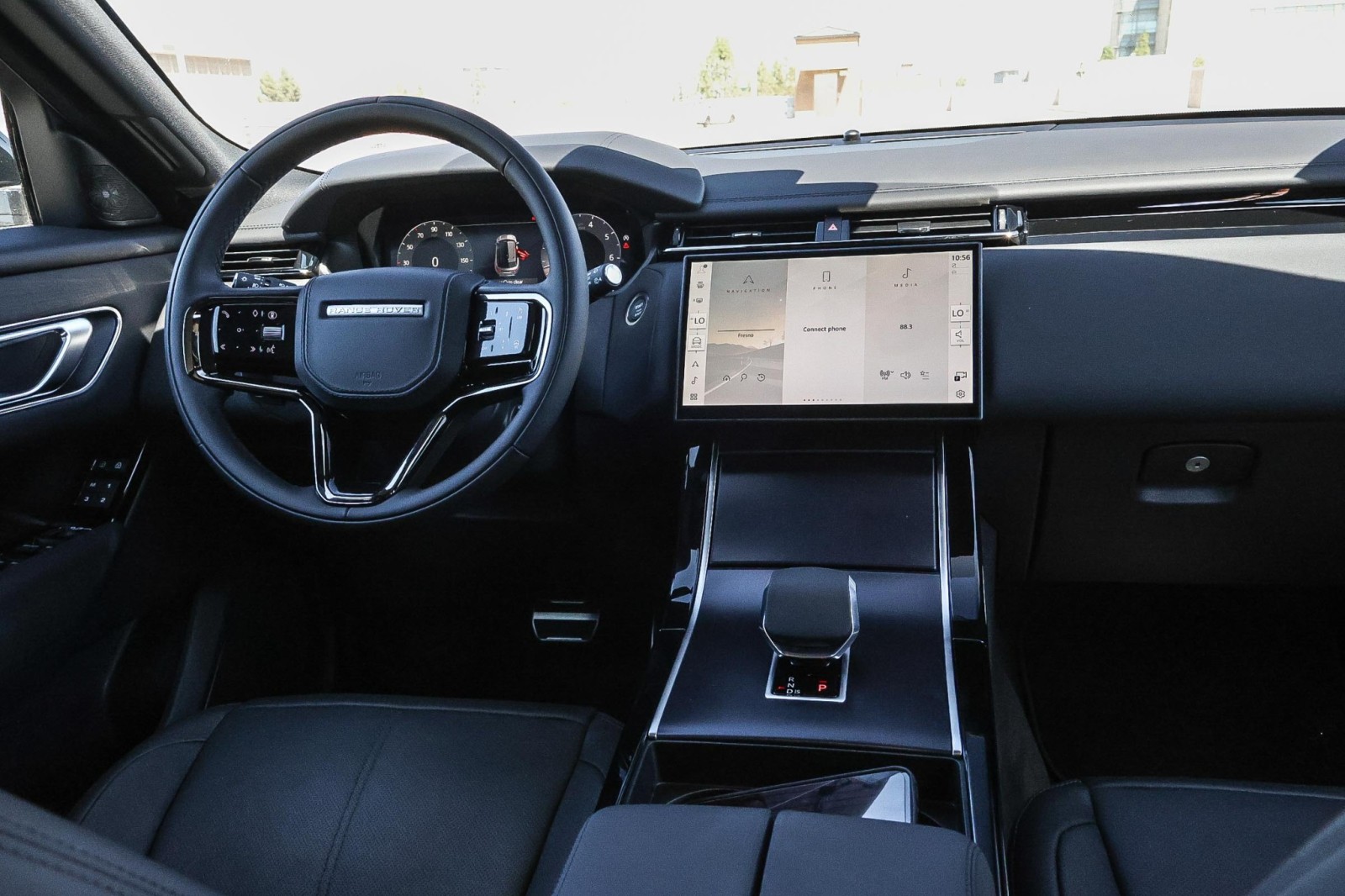 2026 Land Rover Range Rover Velar SE photo 14