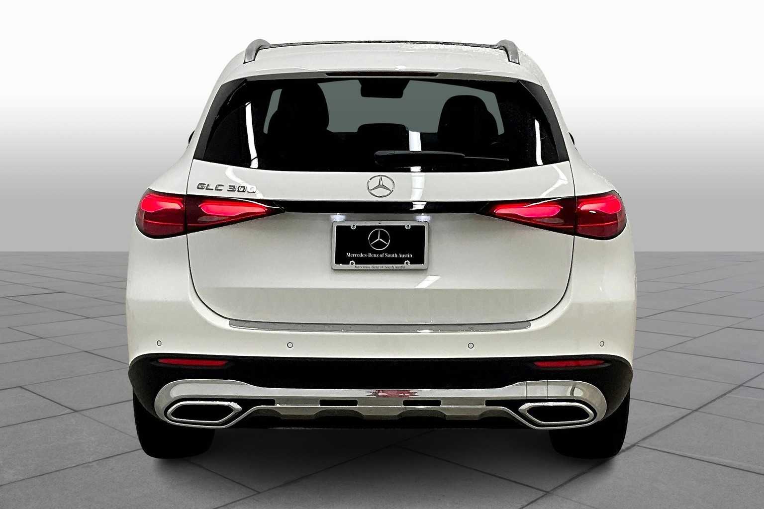 2026 Mercedes Benz GLC 300 photo 4