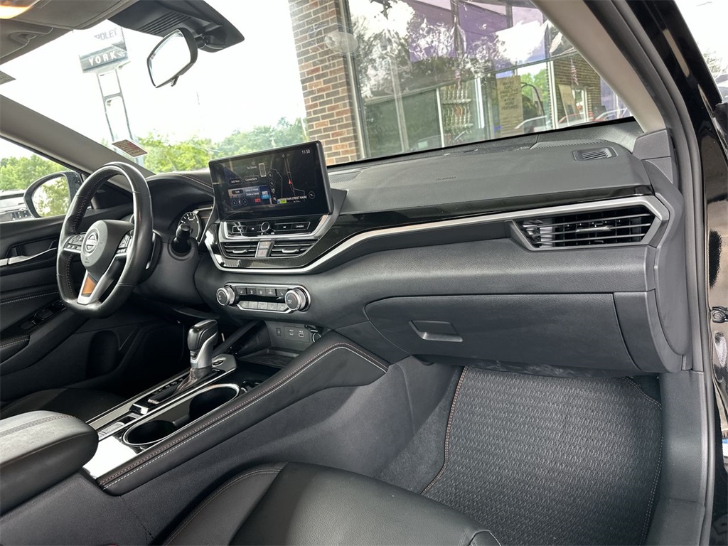 2023 Nissan Altima 2.5 SR photo 28