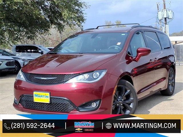 2018 Chrysler Pacifica Touring L Plus's photo