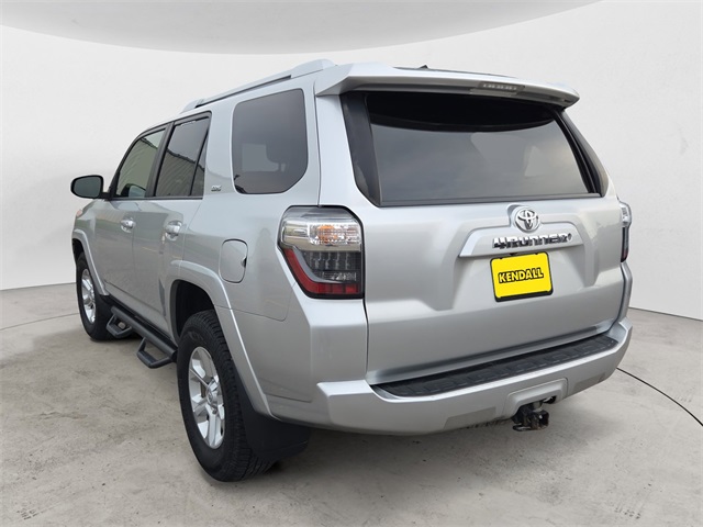 2016 Toyota 4Runner SR5 photo 3