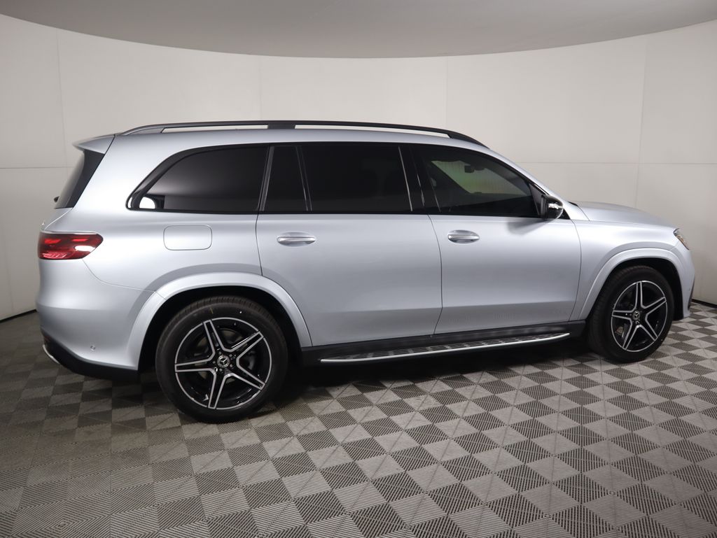 2025 Mercedes Benz GLS 450 4MATIC photo 4