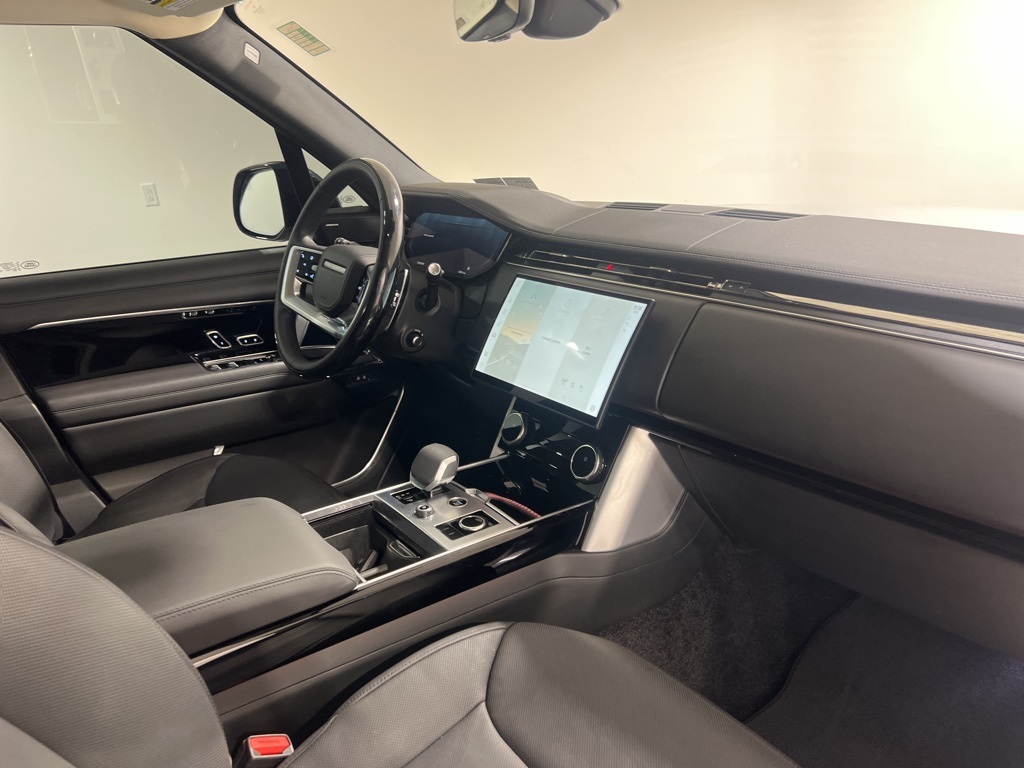 2023 Land Rover Range Rover SE photo 22