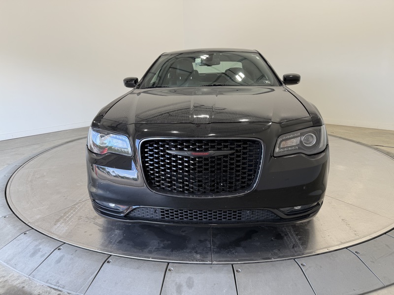 2022 Chrysler 300 S photo 2