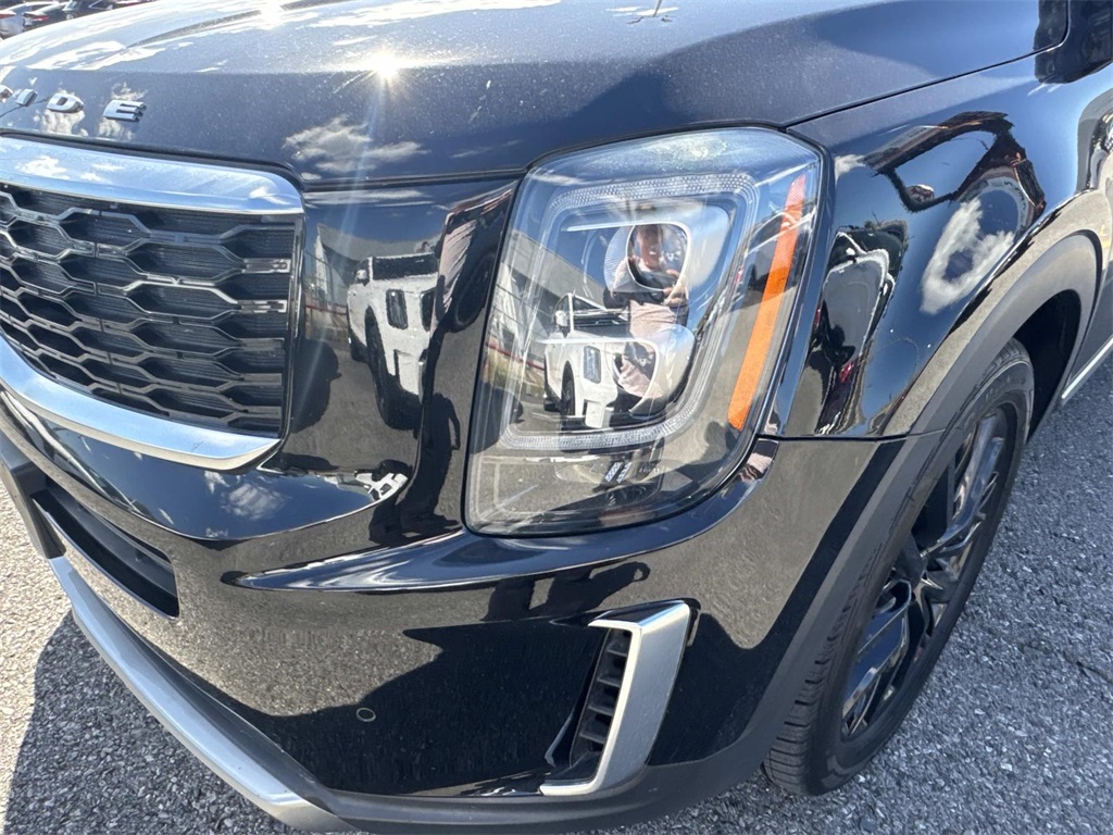 2022 Kia Telluride SX photo 2