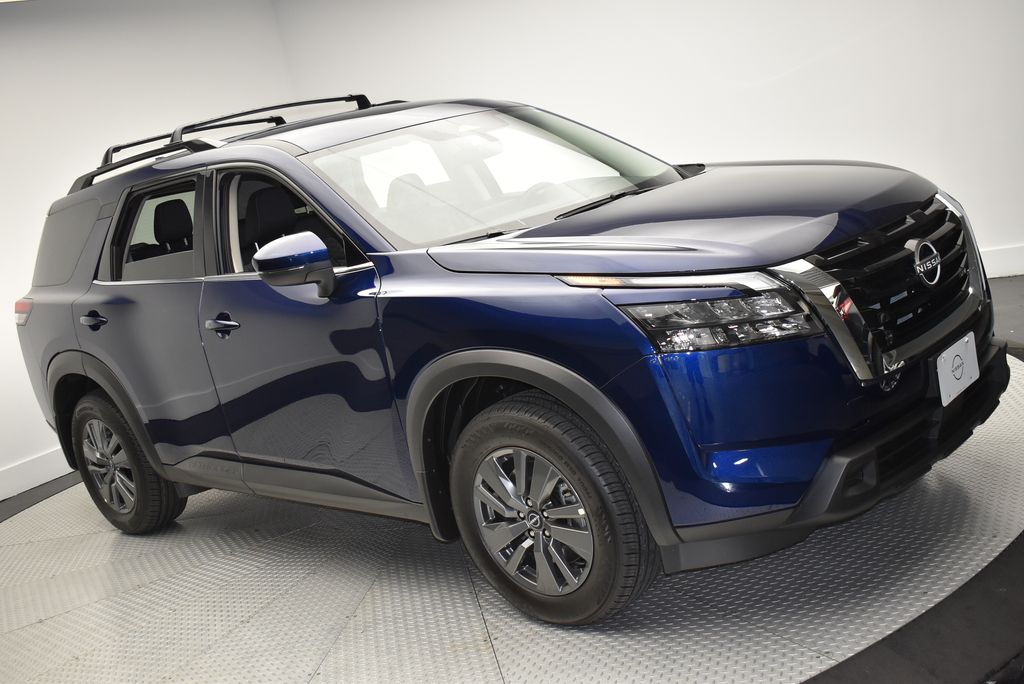 2025 Nissan Pathfinder SV photo 3
