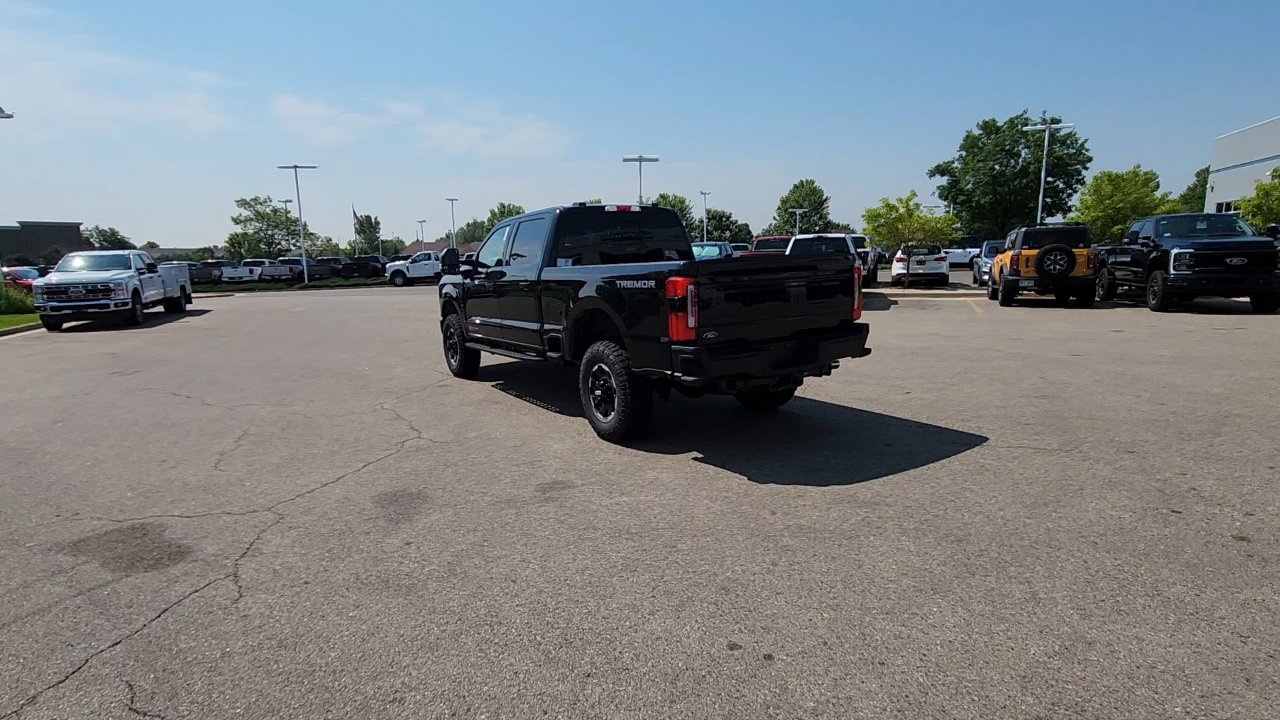 2025 Ford F-250 Platinum photo 3