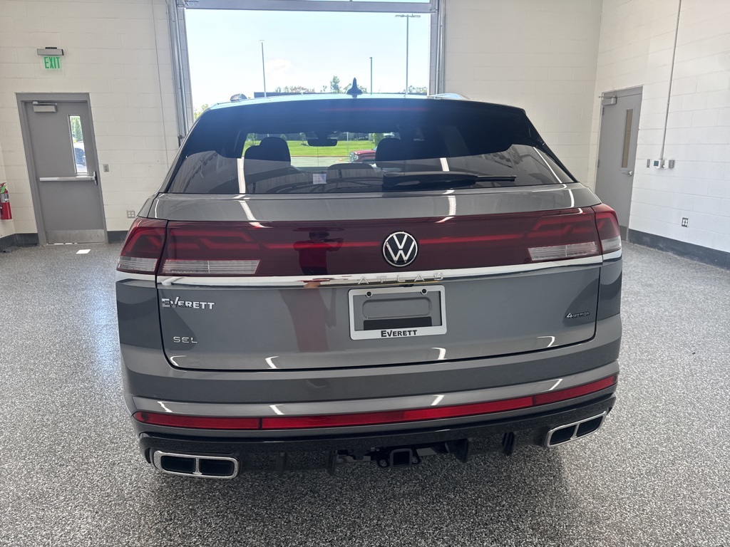 2025 Volkswagen Atlas Cross Sport SEL Premium R-Line photo 3