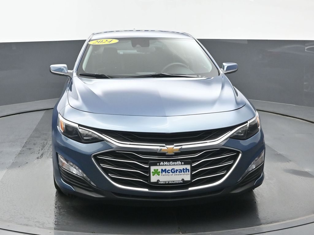 2024 Chevrolet Malibu 1LT photo 3