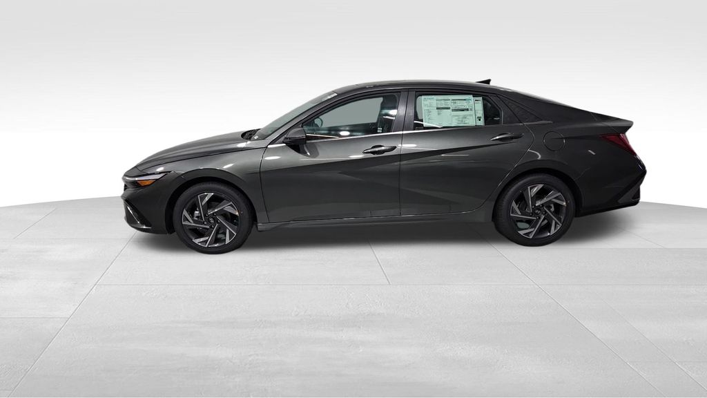 2025 Hyundai Elantra Hybrid Limited photo 2