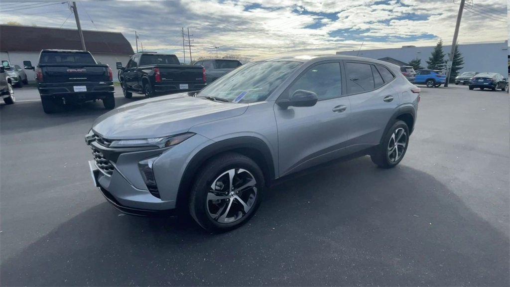 2024 Chevrolet Trax 1 photo 4