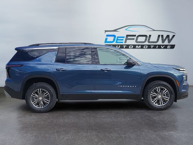 2026 Chevrolet Traverse photo 2