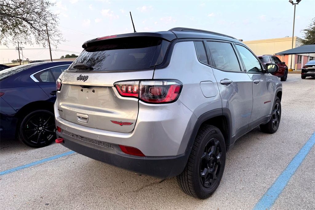 2023 Jeep Compass Trailhawk photo 2