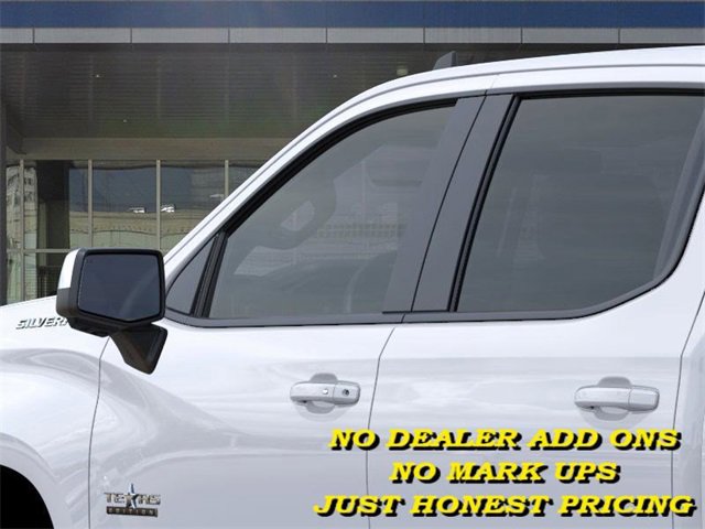 2026 Chevrolet Silverado LT photo 4