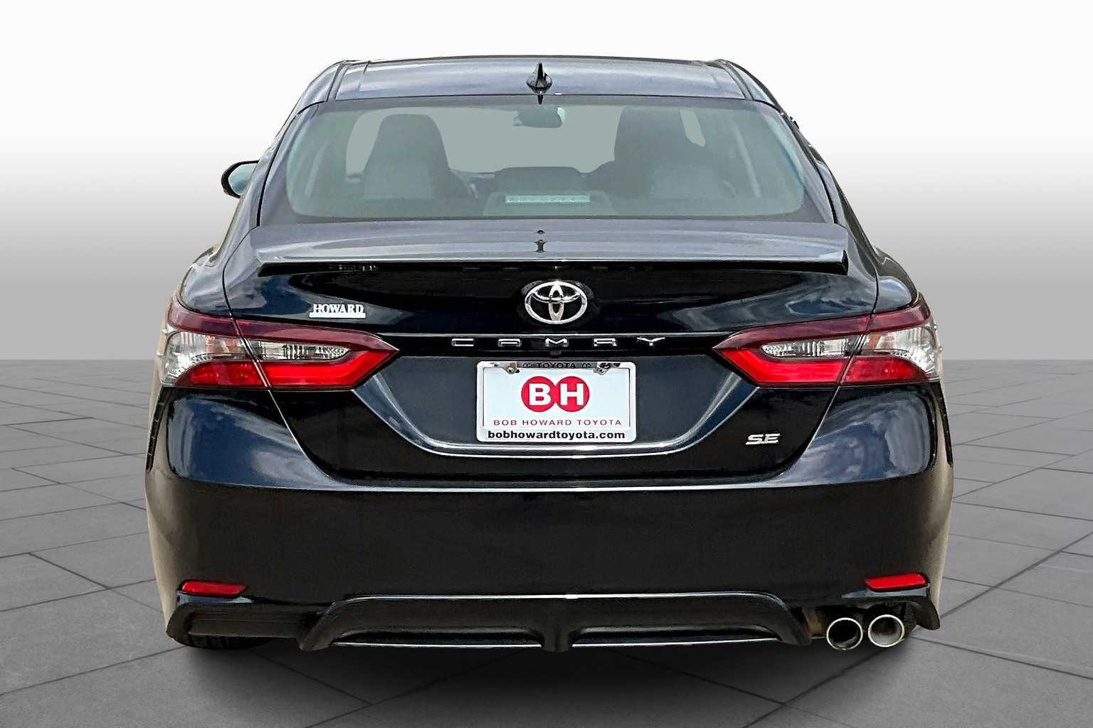 2023 Toyota Camry SE photo 3