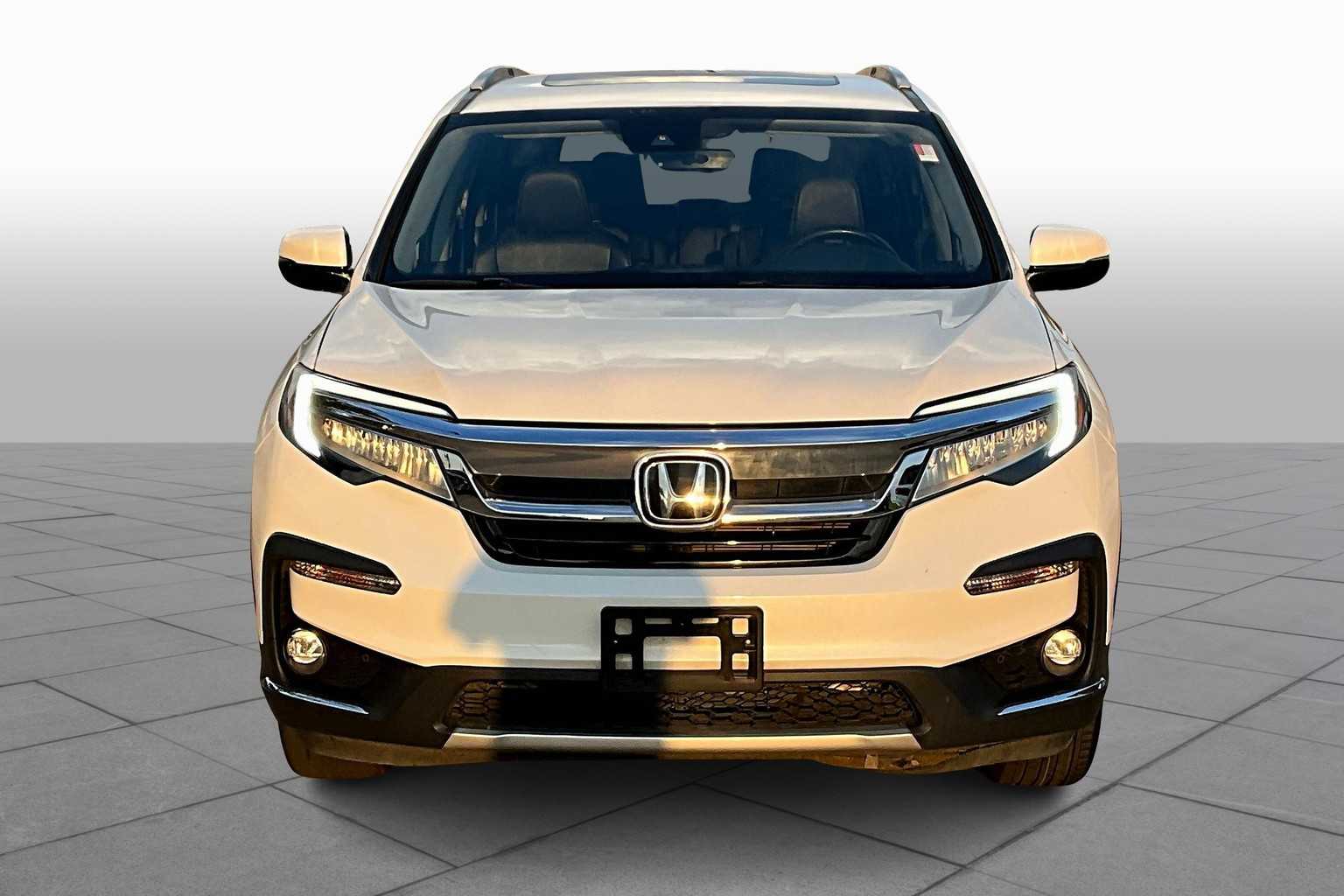 2022 Honda Pilot Touring photo 3