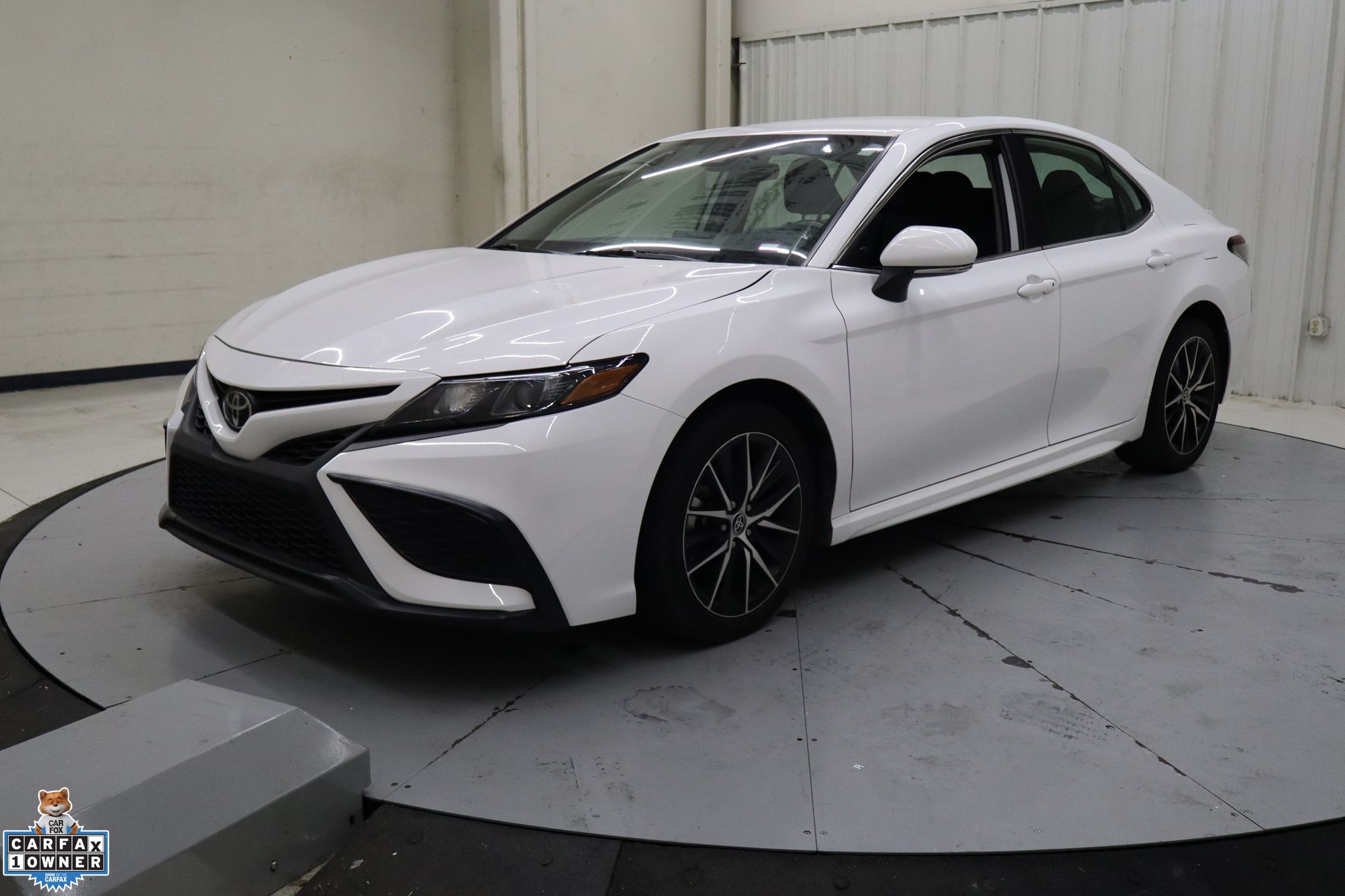 2023 Toyota Camry SE photo 5