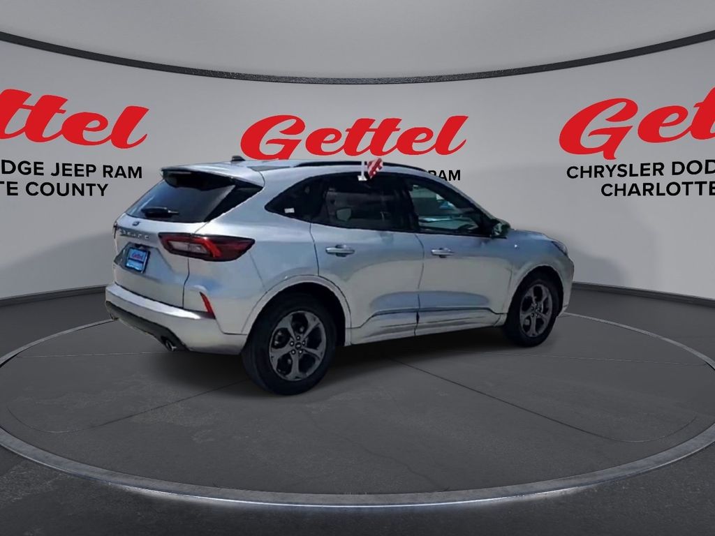 2023 Ford Escape photo 8