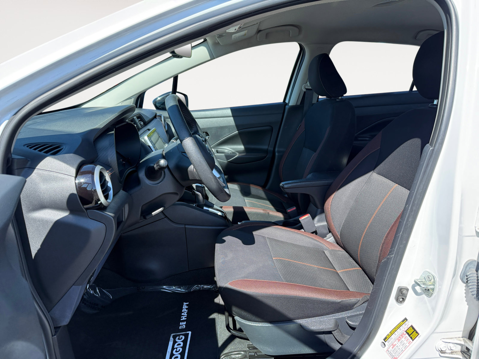 2021 Nissan Versa 1.6 SR photo 10