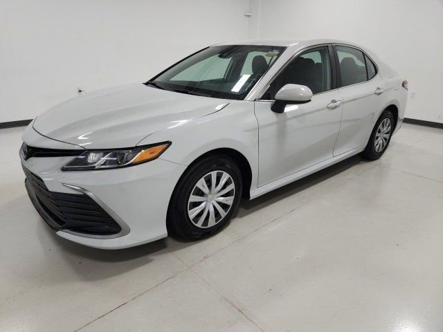 2023 Toyota Camry LE photo 5