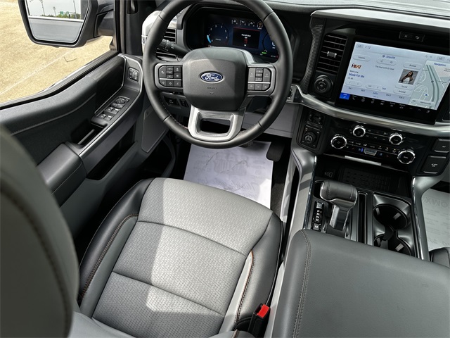 2025 Ford F-150 Lariat photo 14