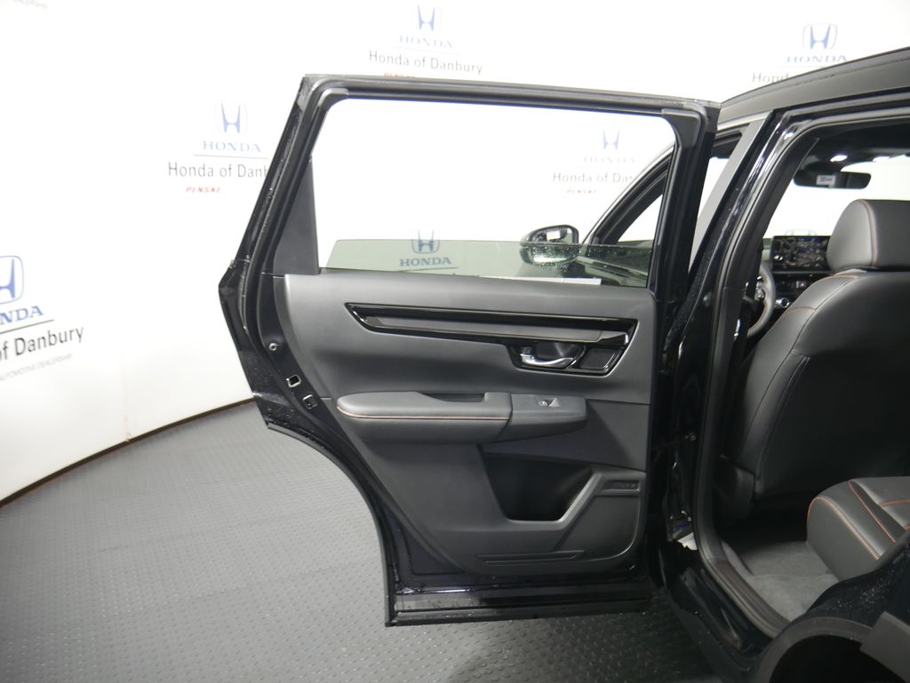 2026 Honda CR-V Sport Touring Hybrid photo 9