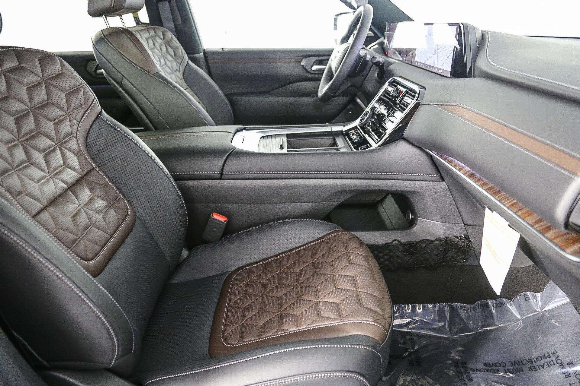 2025 Nissan Armada Platinum photo 14